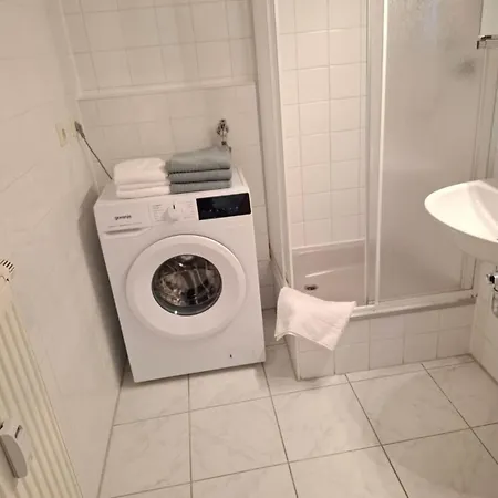 Ruhige Und Praktisch Moeblierte 2 Zi 52 Qm Apartment *