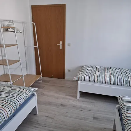 Ruhige Und Praktisch Moeblierte 2 Zi 52 Qm