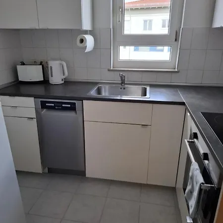 Ruhige Und Praktisch Moeblierte 2 Zi 52 Qm * Plochingen