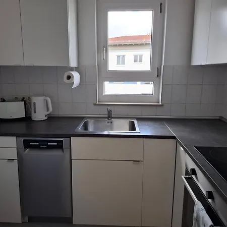 Ruhige Und Praktisch Moeblierte 2 Zi 52 Qm