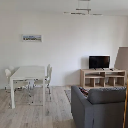 Ruhige Und Praktisch Moeblierte 2 Zi 52 Qm Apartamento