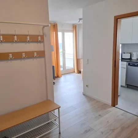Ruhige Und Praktisch Moeblierte 2 Zi 52 Qm Apartment *
