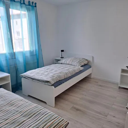 Ruhige Und Praktisch Moeblierte 2 Zi 52 Qm