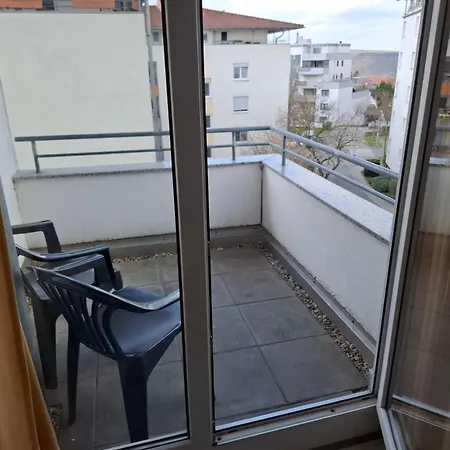 Apartamento Ruhige Und Praktisch Moeblierte 2 Zi 52 Qm